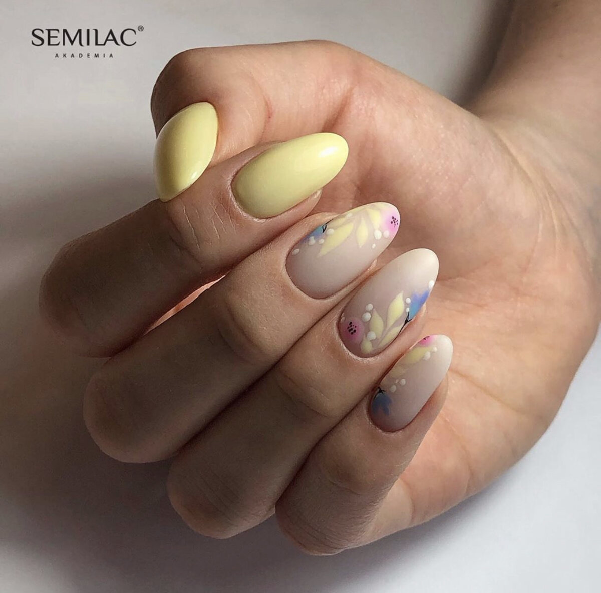 Весна и солнце! Оттенок Semilac 233.