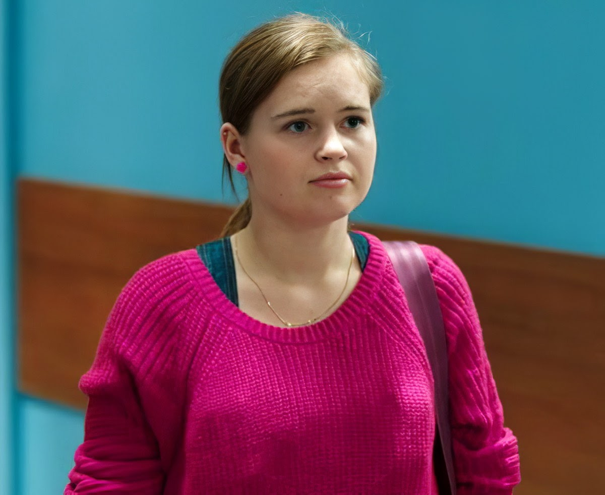 Кадр из сериала физрук, Полина Гренц