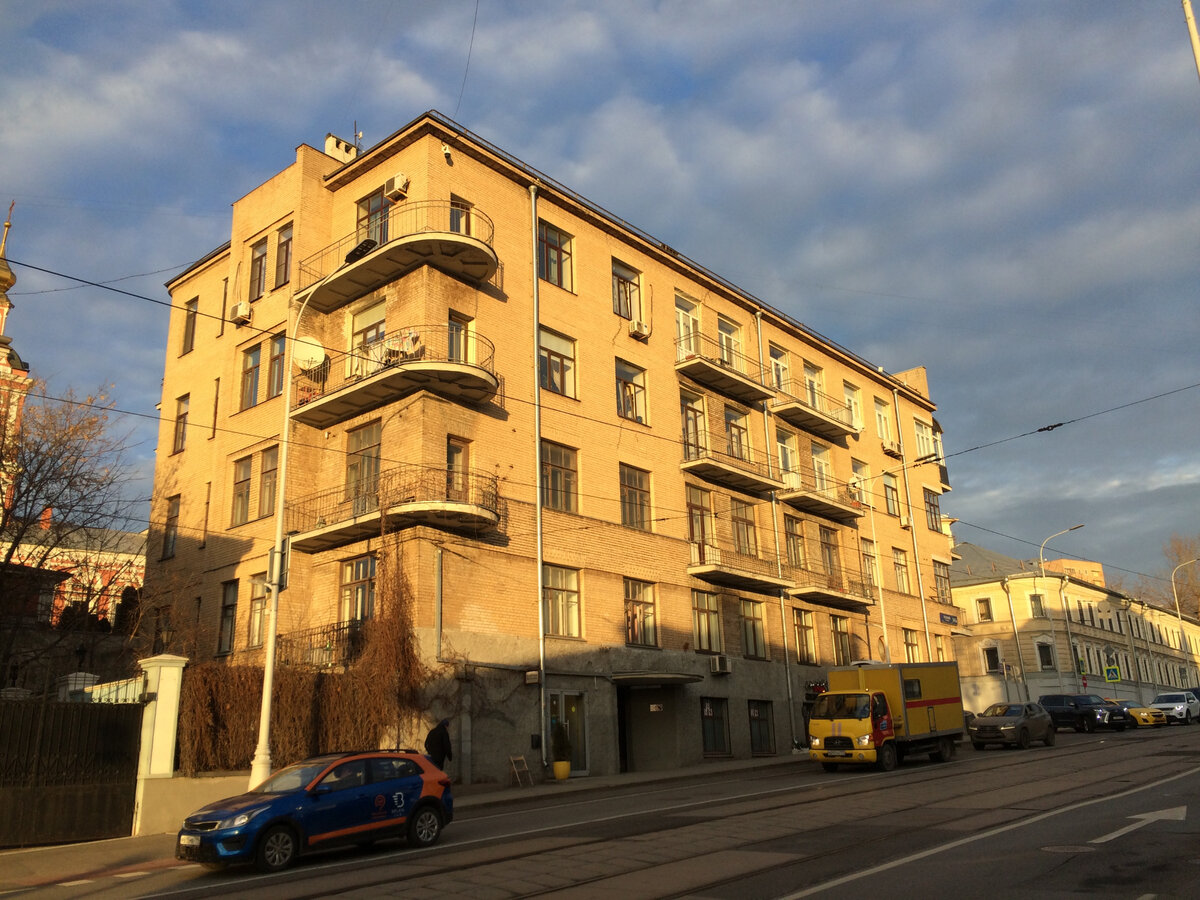 Дом кооператива "Квартирохозяин", 1920-е гг., арх. В. Волокитин, Яузский бульвар, 14/8