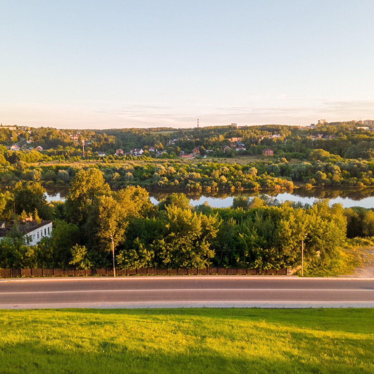 Вид со смотровой площадки на реку Оку