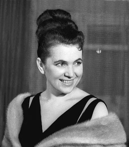 Галина Вишневская в юности 