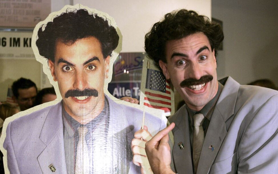 Актёр  Саша Барон Коэн и Картонный Борат 