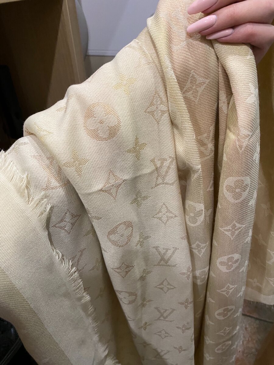 Палантин от Louis Vuitton 