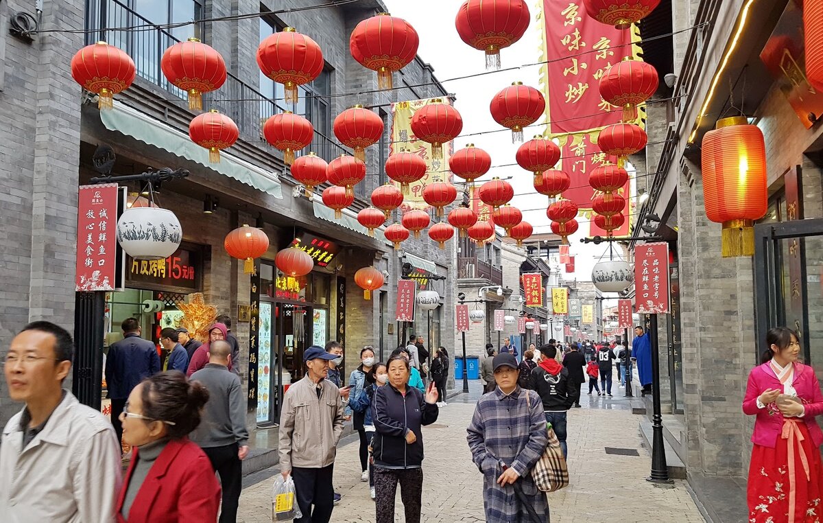 На улицах, в СМИ Китая вируса нет и следа.