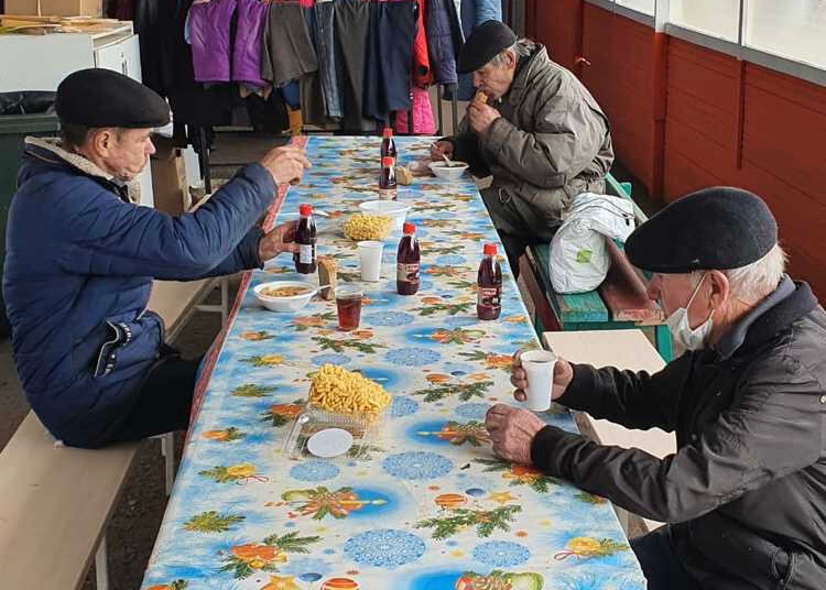 Не все могут обеспечить себе жилье и пропитание