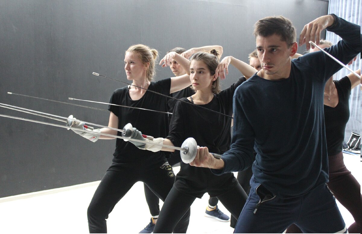 Сценические фехтование в театральной студии "Отражение"