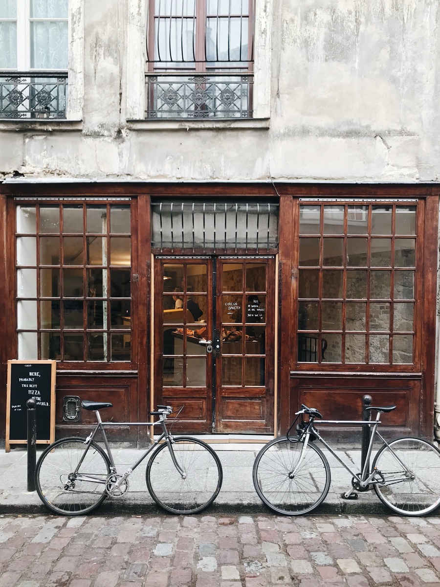 Фото автора. Фасад булочной в Париже © dima.easyart