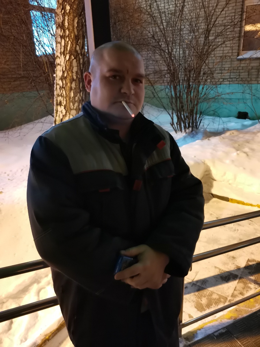 В раздумьях. 