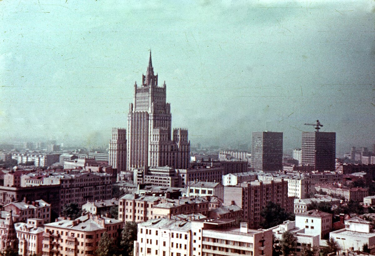 Вид в сторону Смоленской площади, 1970-е. 