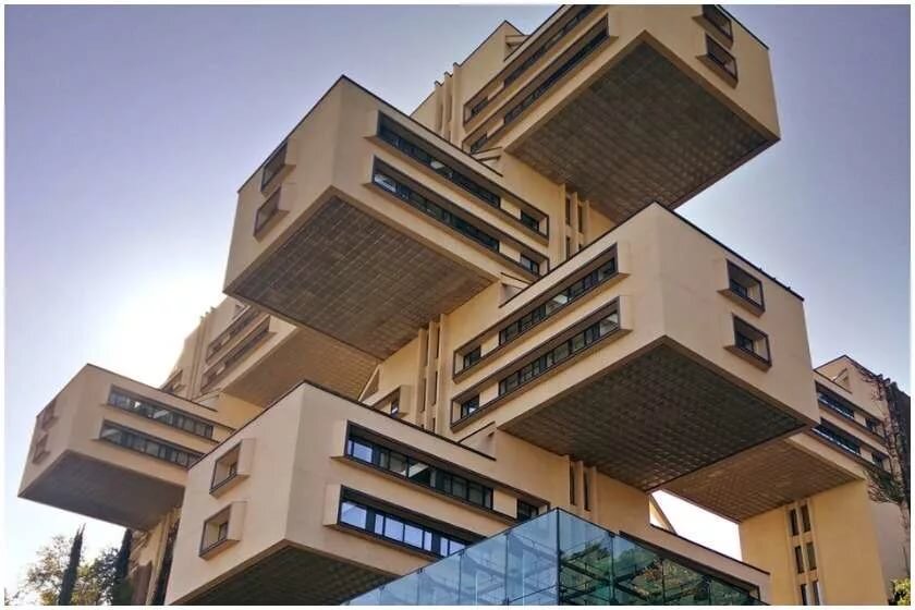 Здание Министерства автомобильных дорог. Грузия, Тбилиси