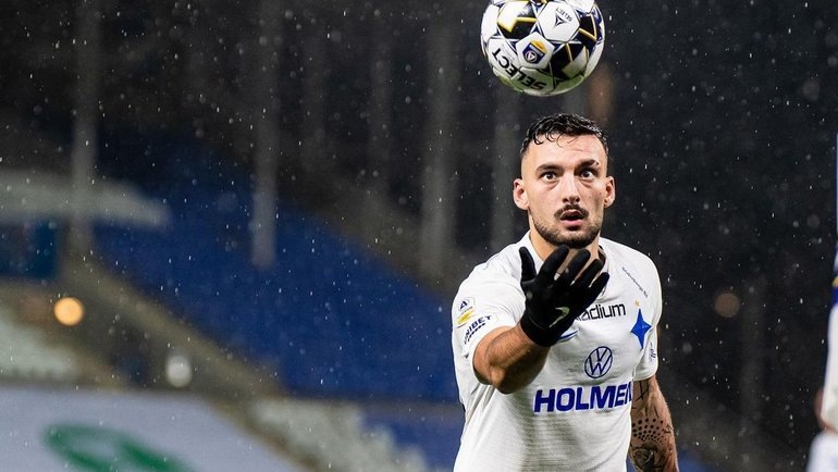 Инсайды «СЭ».
Собкор «СЭ» в Казани Владислав Зимагулов рассказывает, как «Рубин» проведет летнюю трансферную кампанию. Первый новичок уже известен — Сеяд Хакшабанович, и он заменит Хвичу Кварацхелию.