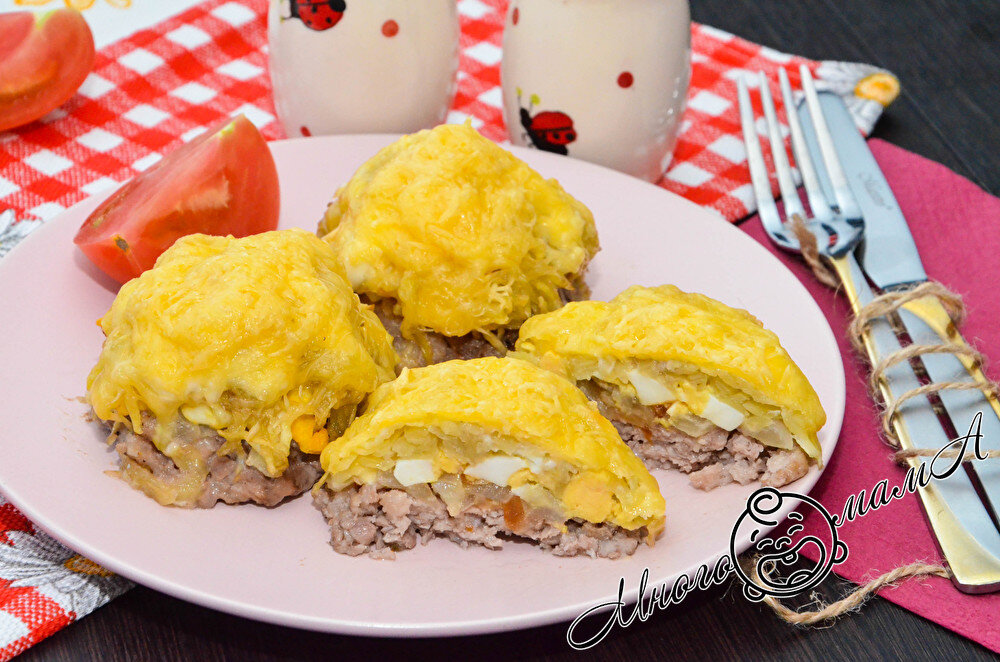 стожки из фарша в духовке с грибами. котлета стожок. стожок из фарша и картофеля в духовке. котлета стожок. стожки из фарша с тертым.