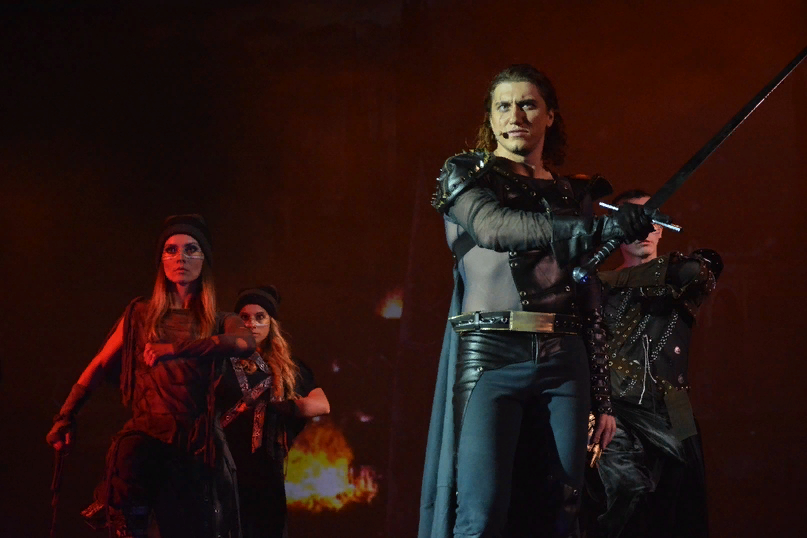 Карамон в исполнении Ростислава Колпакова