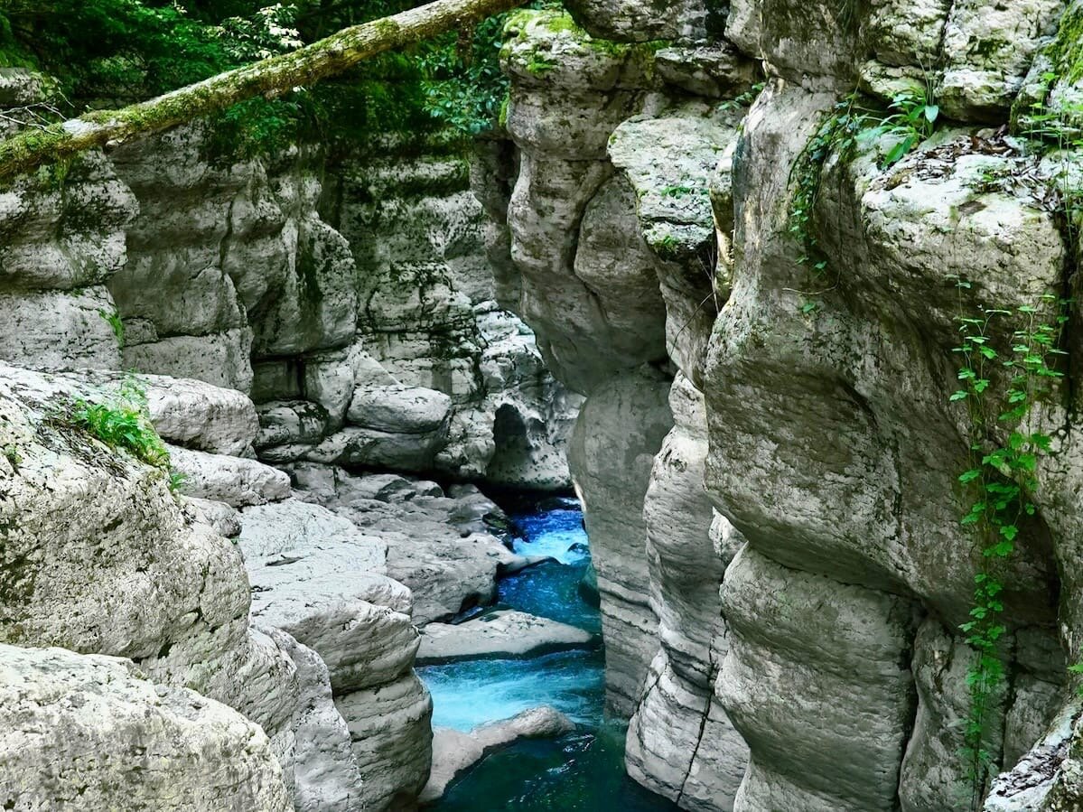 Каньон белые скалы фото