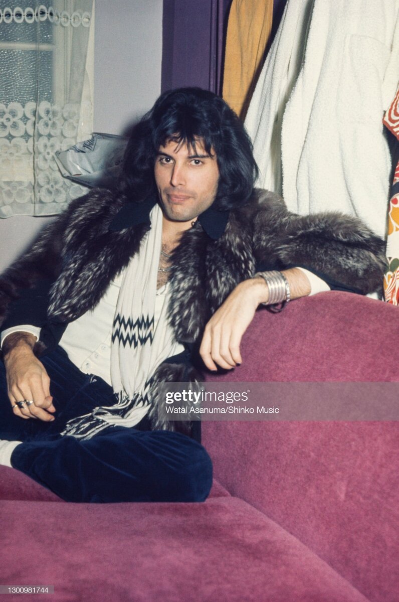 https://www.gettyimages.co.nz/photos/freddie-mercury-1975?assettype=image&family=editorial&page=4&phrase=freddie%20mercury%201975&sort=mostpopular