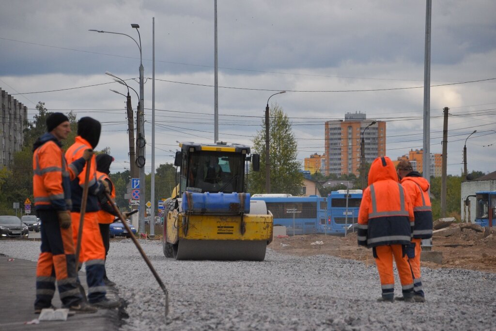 В Тверской области дорожников поздравляют с профессиональным праздником