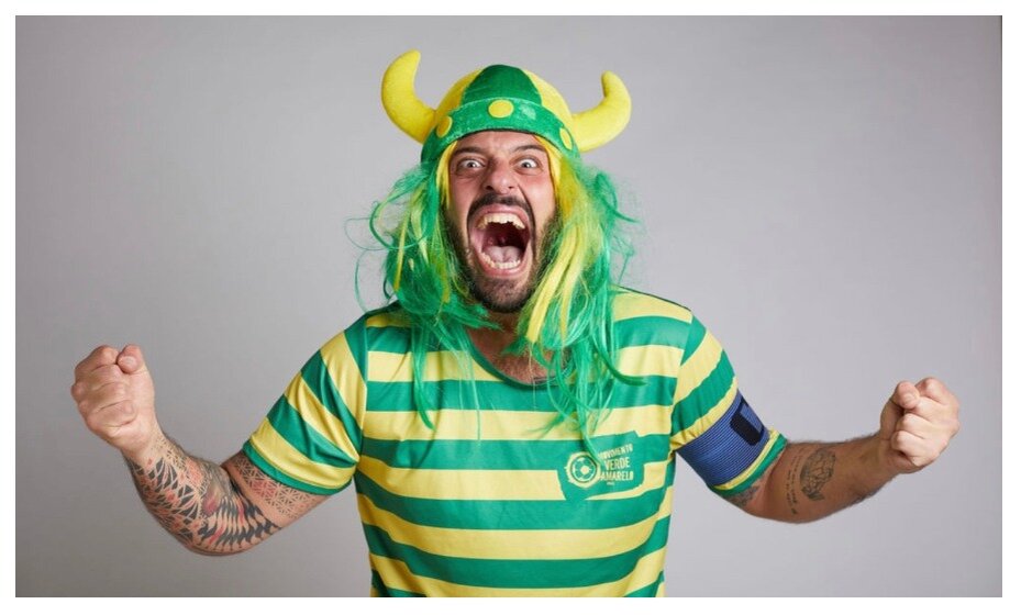    Бразильский болельщик Савойя признался в любви к России. Фото: соцсети Томера Савойи