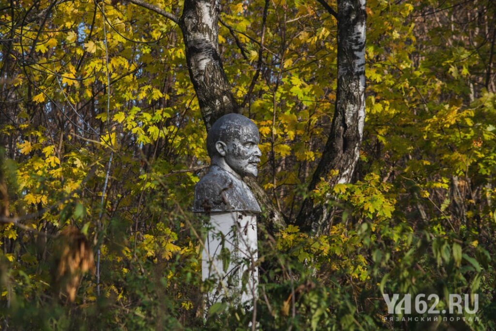 Бюст Ленина в Стенькине