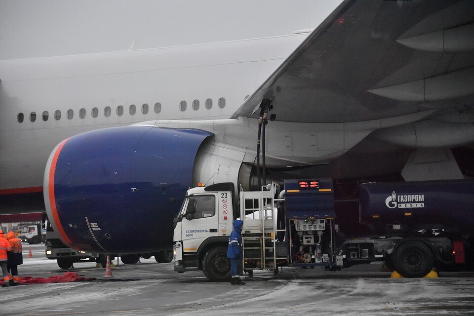     Ограничения на полеты ввели также в ряде других аэропортов страны Владимир ВЕЛЕНГУРИН