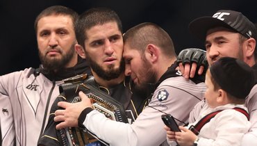 Махачев — новый чемпион UFC! Преемник Хабиба задушил Оливейру как на тренировке  📷
