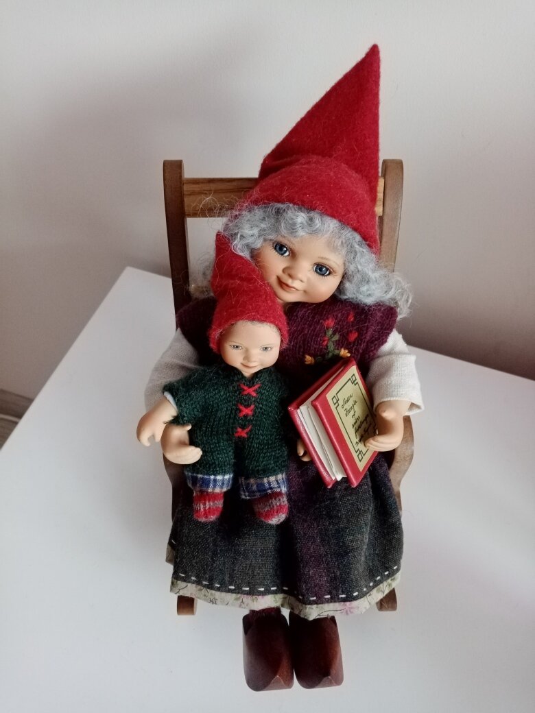 Бабушка и Крингле. Фото автора.