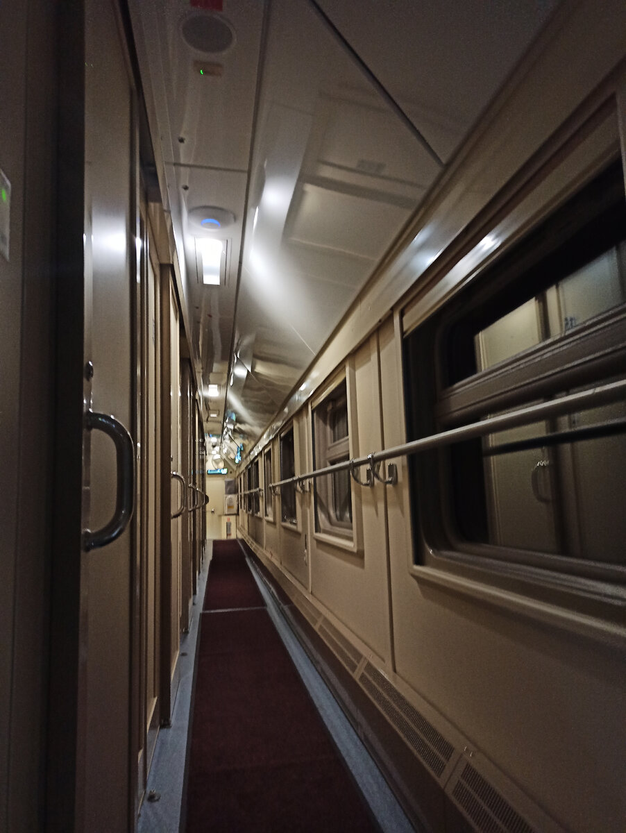 Двухэтажный поезд очень хорош, даже в поездках в ночь. Софье они особенно нравятся