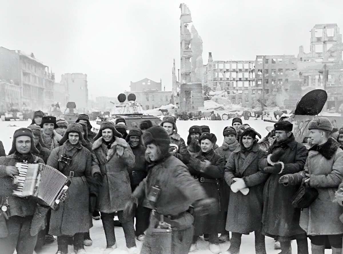 Советские операции сталинградской битвы. Сталинградская битва 1943. 2 Февраля 1943 Сталинградская битва. Победа Сталинградской битвы 1943. Победа в Сталинградской битве 2 февраля 1943 года.