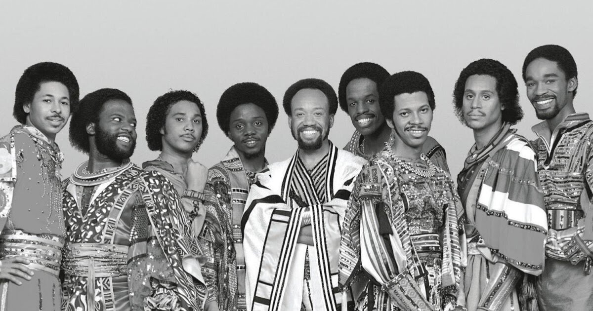 Earth wind песни. Earth, Wind & Fire. Earth, Wind & Fire Earth, Wind & Fire. Earth Wind and Fire Band. Солист группы Earth Wind and Fire