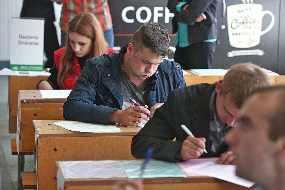     В Минобразовании посоветовали даже льготникам сдавать ЦТ. Павел МАРТИНЧИК