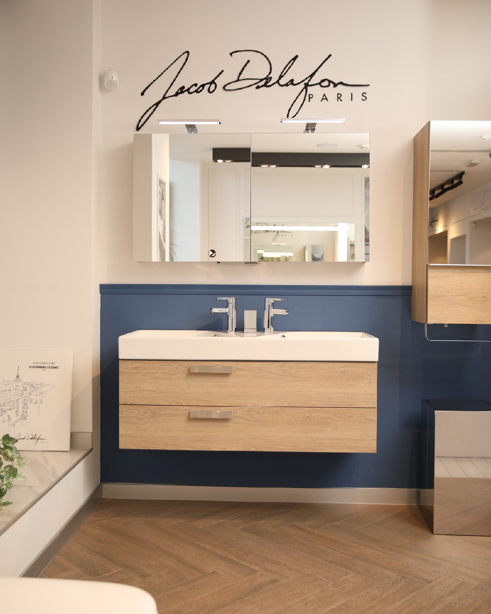 Пример интерьера ванной комнаты от бренда Jacob Delafon
