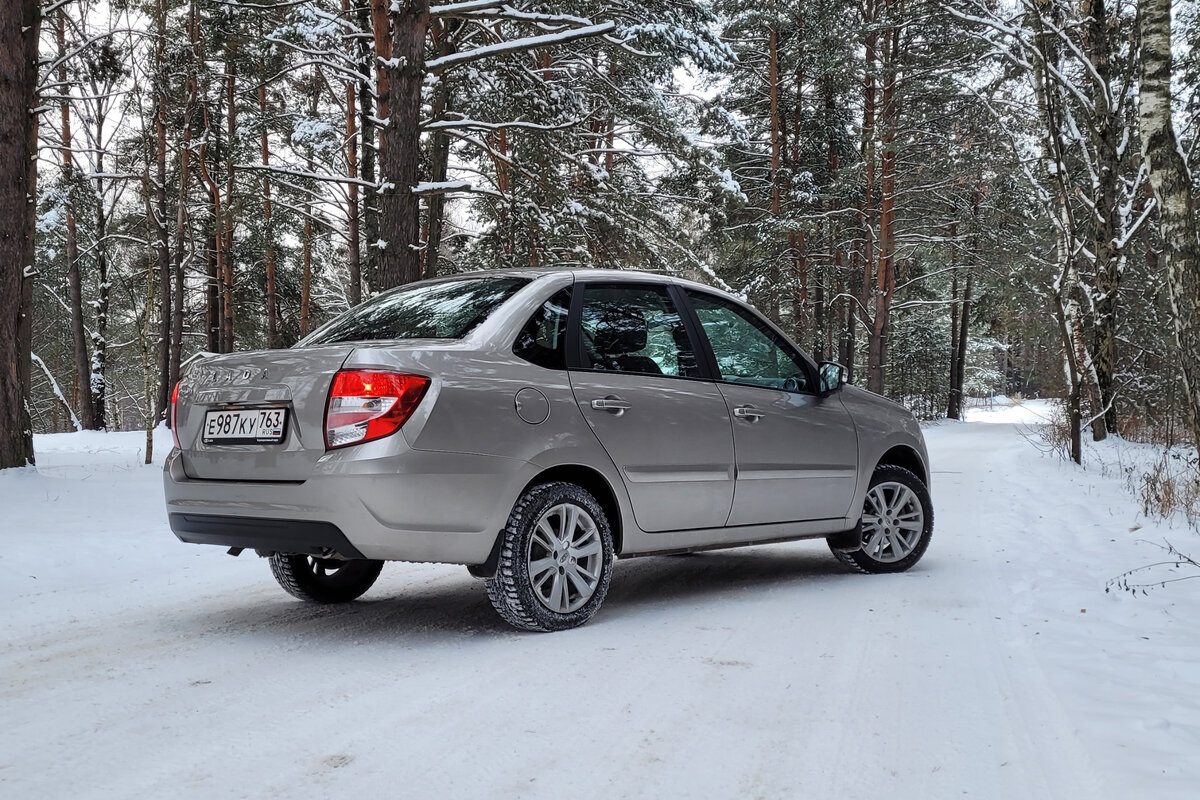 Бюджетный «Люкс». Тест-драйв топового седана Lada Granta. | CarExpert.ru |  Дзен