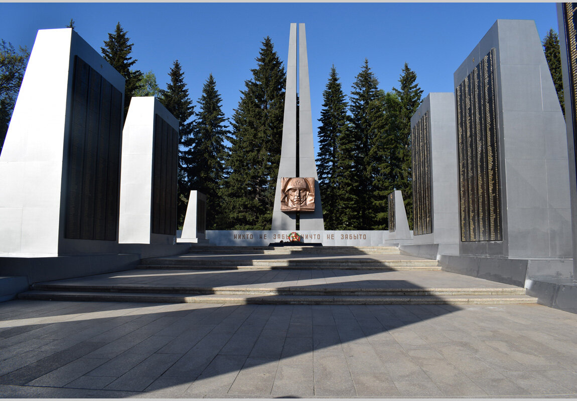 Победа горно алтайск. Парк Победы плиты Горно Алтайск мемориальный комплекс. Фонтан парк Победы Горно Алтайск. Горно Алтайский происшествие на парке Победы. Фотографии с парка Победы 15 февраля Горно Алтайск.