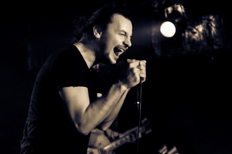 Эх, бы сейчас дэта горяченького, да с потрошками!