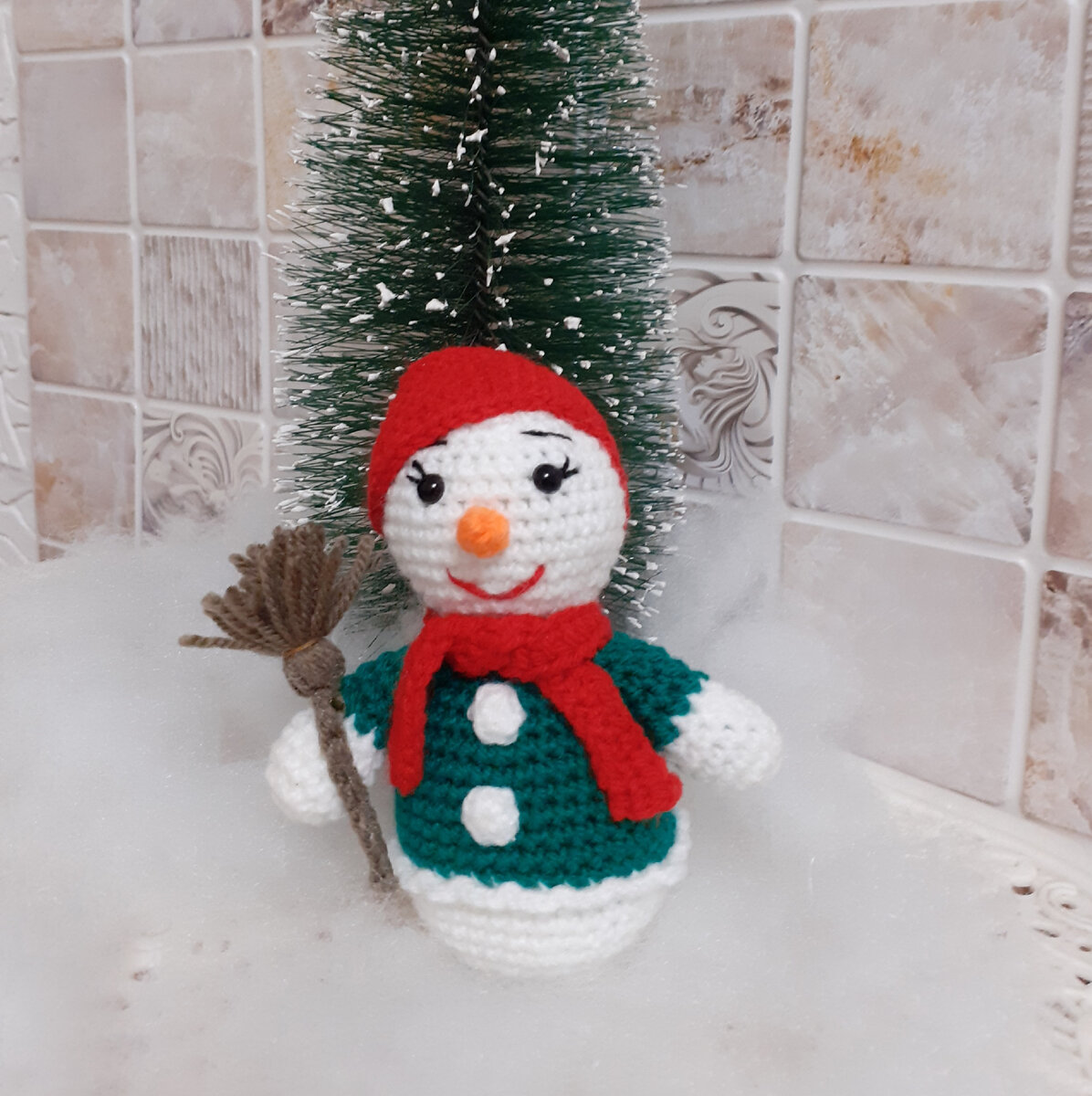 Свяжется такая красавица!