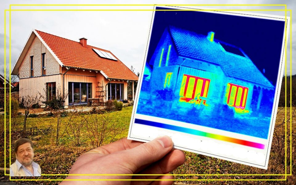 Обратите внимание, что в данном доме больше всего потерь, которые показал тепловизор, происходят через рамы, далее остекление и еще заметны потери тепла через вентиляционную трубу. А стены при этом прекрасно сохраняют тепло. Источник фото: https://clck.ru/332KvH