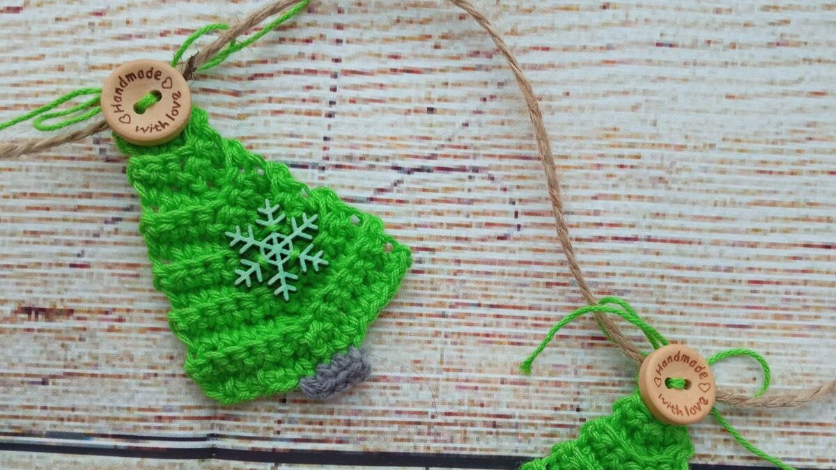Вязаные елочки крючком. Гирлянда