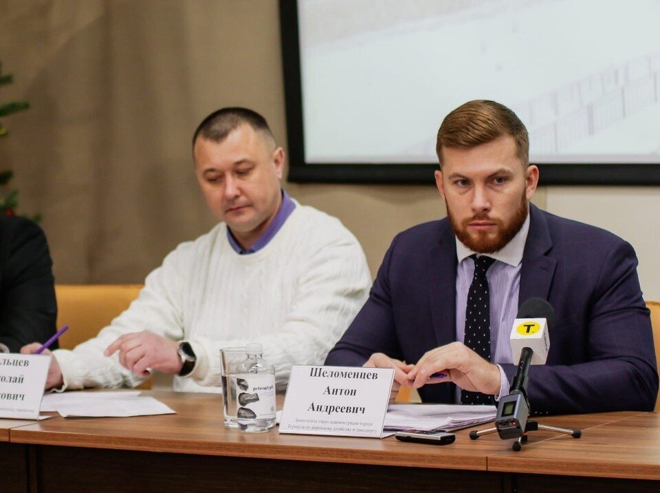     Вице-мэр Антон Шеломенцев на брифинге назвал причины недовыпуска транспорта на маршруты Виталий БАРАБАШ