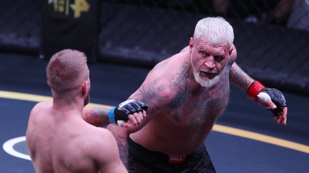    Александр Емельяненко и Святослав Коваленко.Кристина Кормилицына/ «Известия»