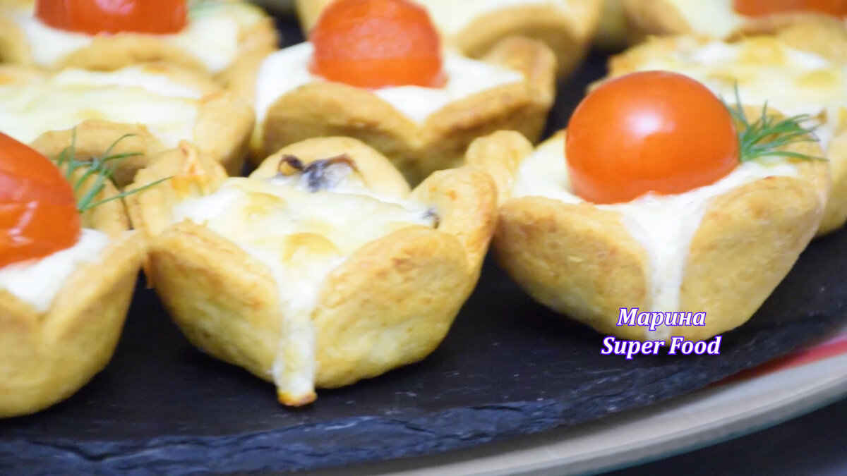 Идеальная закуска на Новый Год: грибной жульен в тарталетках - лучший рецепт