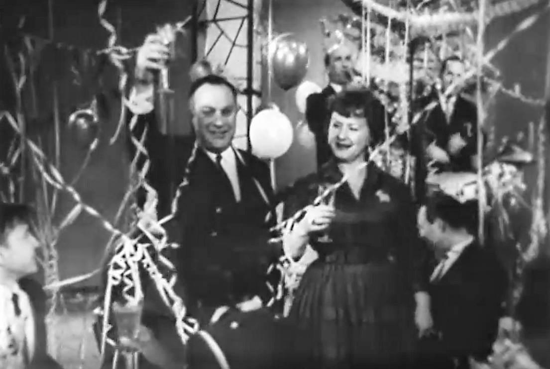 Кадр из программы "Голубой огонек № 42. Новогодний" (1962) 
