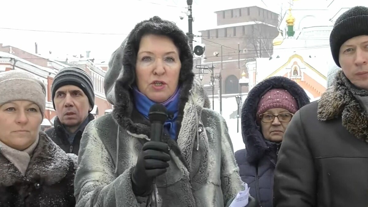     Родительский комитет Нижегородской области записал видеообращение, в котором раскритиковал законопроект о единой биометрической системе. Инициатива будет рассмотрена в Госдуме 20 декабря.