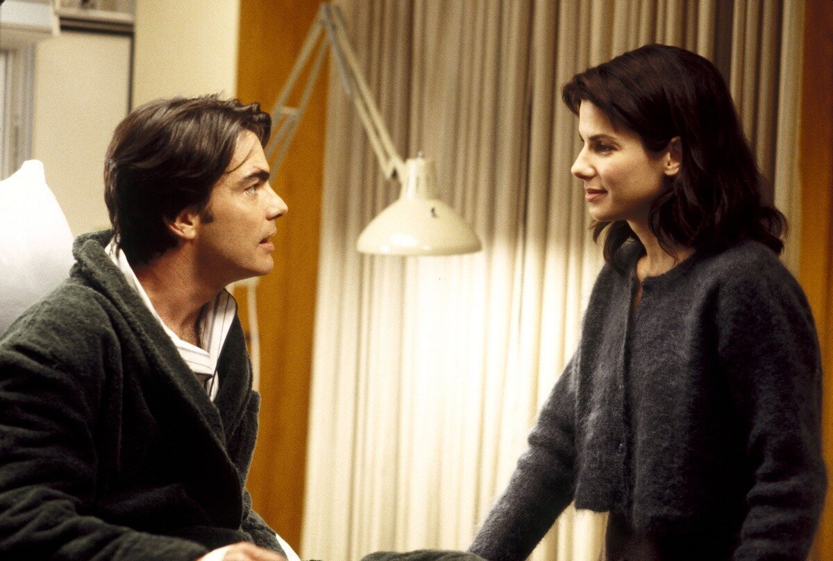 Люси и ее "прекрасный принц" Питер, вышедший из комы. Кадр - Кинопоиск.ру