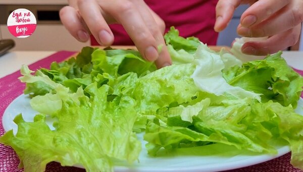 Салат Цезарь с курицей в домашних условиях