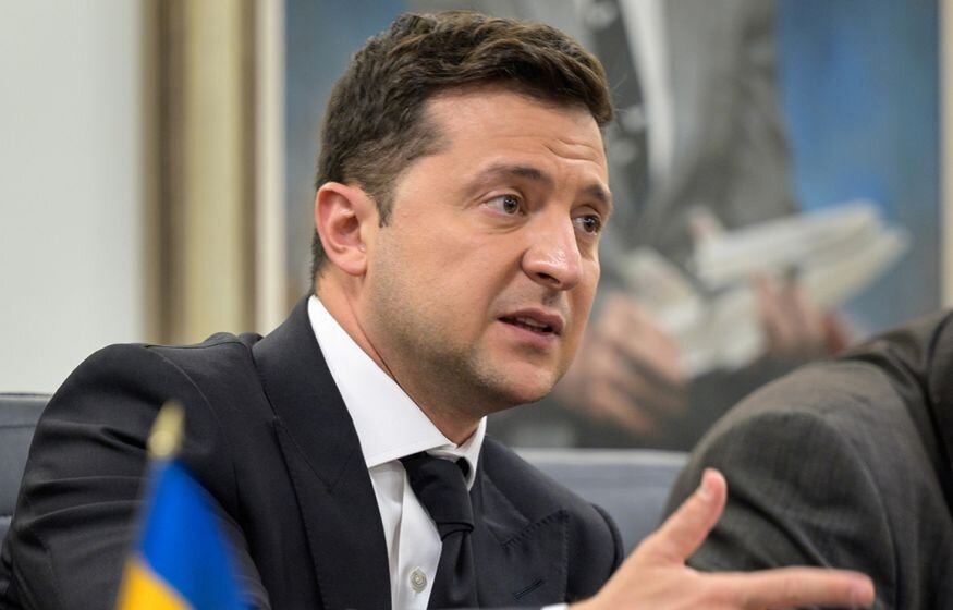    Переводчица от лица Зеленского попросила у США денег на «преступления» Киева