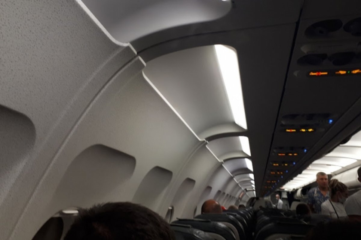    Из-за неисправности генератора самолет «Сочи – Тюмень» вернулся на стоянку