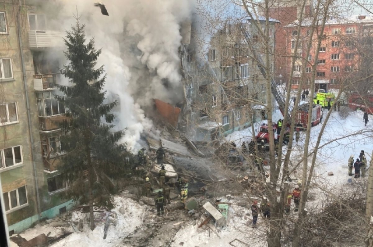    В Новосибирске извлекли женщину из-под завалов в доме, где взорвался газ