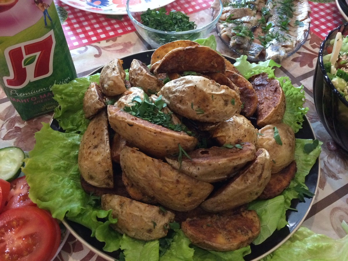Картофель по-деревенски.
