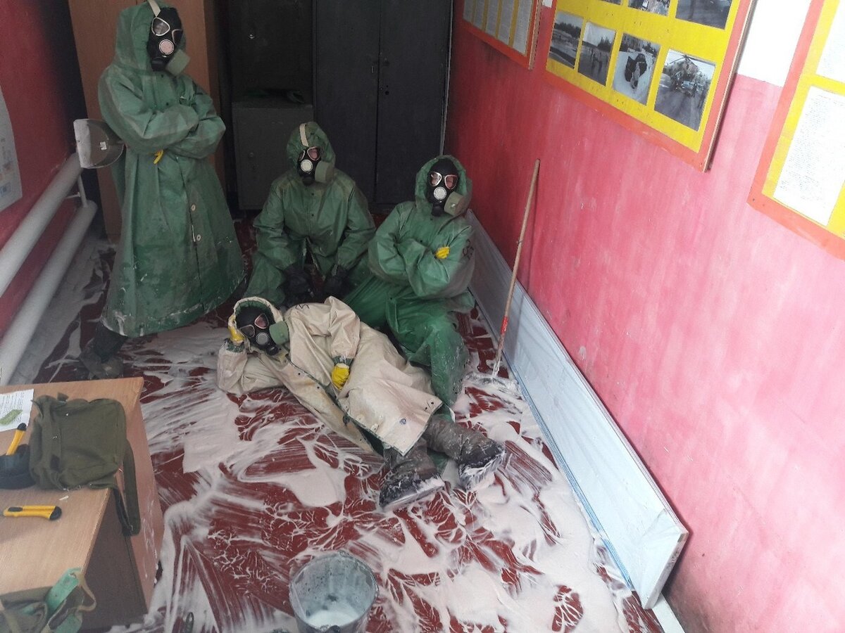 Фото 1. Вечеринка по-армейски