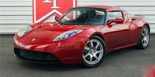 Общие данные Годы производства	2008—2012
Класс	Спортивный автомобиль
Дизайн:
Тип кузова	2‑дв. родстер (2‑мест.)
Двигатель:
288 л. с. (215 кВт) четырёхполюсный трёхфазный асинхронный двигатель переменного тока с частотным управлением
Трансмиссия:
1-ступенчатый редуктор (8,27:1)
Характеристики:
Массово-габаритные
Длина	3946 мм
Ширина	1873 мм (с зеркалами)
Высота	1127 мм
Масса	~1140 кг
На рынке:
Похожие модели	E2 eWolf, Audi e-tron, Wrightspeed X1
Сегмент	S-сегмент
Другое:
Дизайнер	Tesla Motors при помощи Lotus Engineering