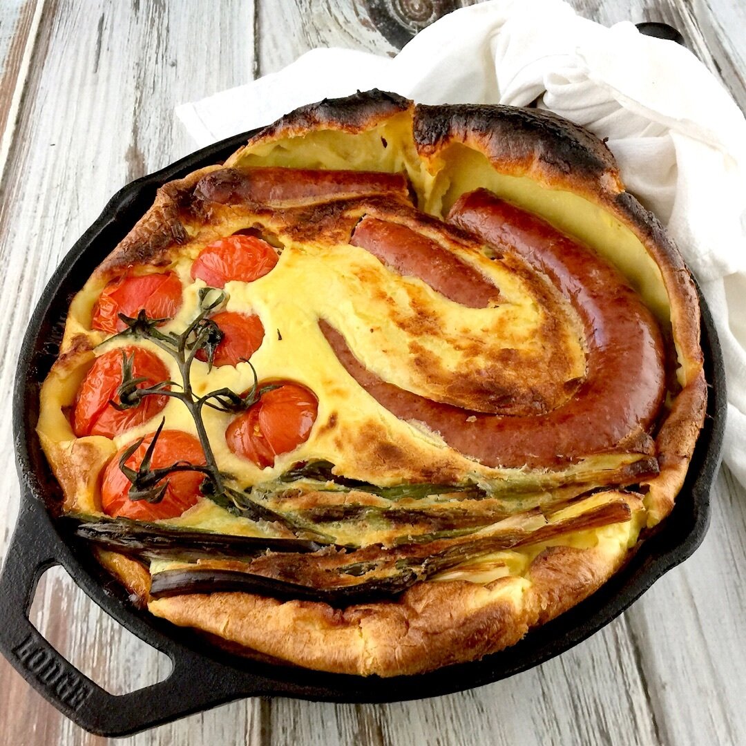 пирог жаба в норке. жаба в норке английское блюдо. жаба в норе блюдо. Toad in the hole блюдо. жаба в норке рецепт.